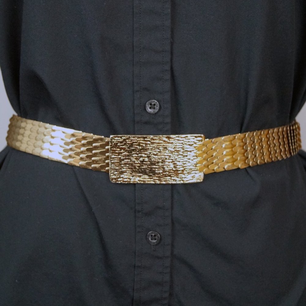 Vintage 70s 80s  Goldtone Serpentine Elastic Belt